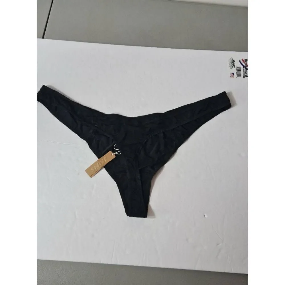 Skims bikini thong panty Nwt‎